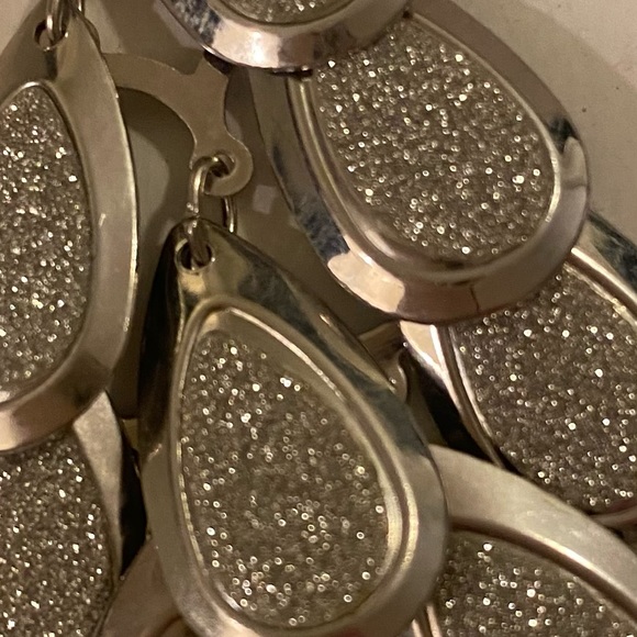 2 pairs of Pretty dangle earrings. Hypo-allergenic posts. 3’ long - Picture 4 of 4